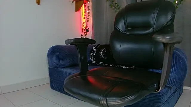 vayolett01 dakotta online show from November 27, 1:50 am