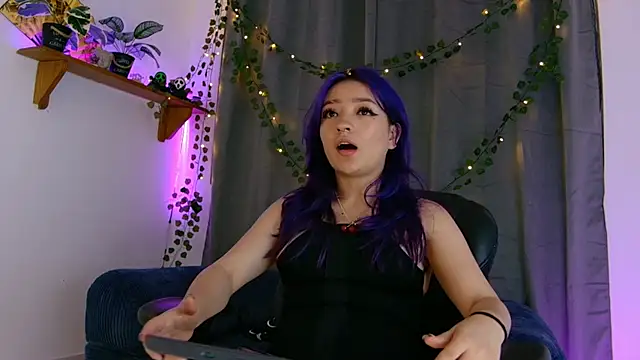 vayolett01 dakotta online show from November 29, 11:38 pm