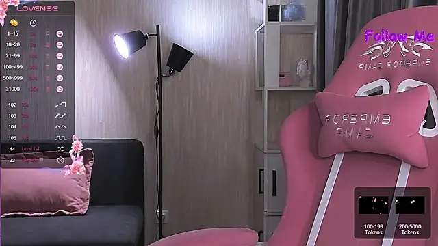 bunny bubble online show from December 5, 9:44 pm