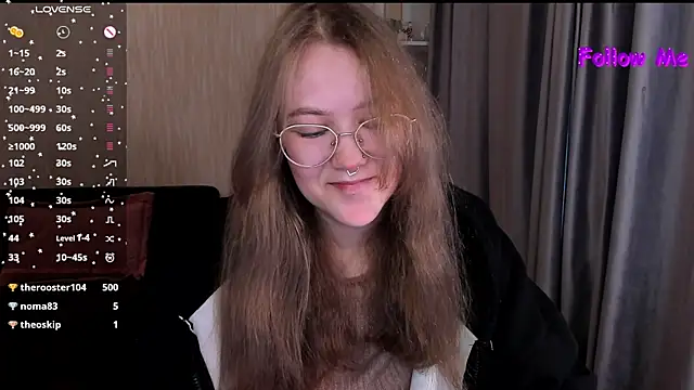 Snapshot of bunny_bubble chatting on July 6, 12:28 am bunny bubble online show from July 6, 12:28 am