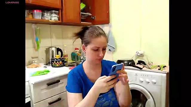 Sakura Green online show from March 18, 7:55 pm