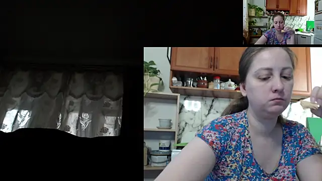 Sakura Green online show from November 23, 6:45 am