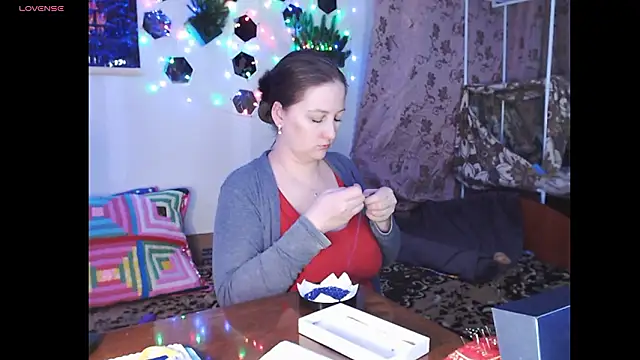 Sakura Green online show from February 19, 8:50 pm