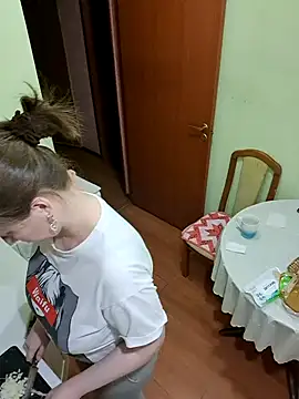 Sakura Green online show from March 9, 6:00 pm