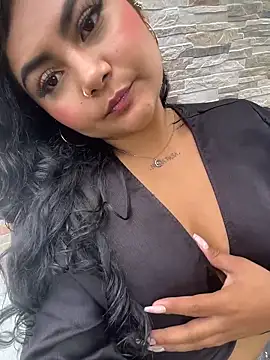 Juli Walker online show from March 12, 2:21 pm