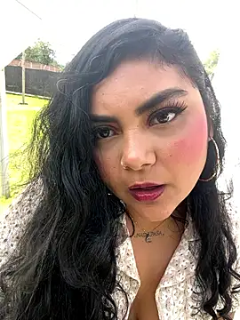 Snapshot of Juli_Walker chatting on February 27, 2:06 pm Juli Walker online show from February 27, 2:06 pm