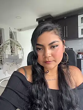 Juli Walker online show from April 28, 2:54 pm