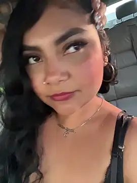 Juli Walker online show from March 14, 11:00 pm