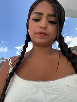 Snapshot of Juli_Walker chatting on December 5, 3:55 pm Juli Walker online show from December 5, 3:55 pm