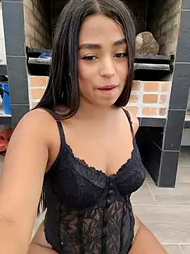 Snapshot of Juli_Walker chatting on January 31, 5:53 pm Juli Walker online show from January 31, 5:53 pm