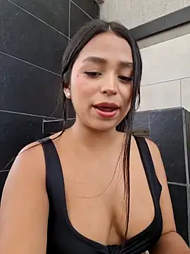 Snapshot of Juli_Walker chatting on January 29, 2:32 pm Juli Walker online show from January 29, 2:32 pm