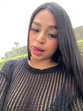 Snapshot of Juli_Walker chatting on December 7, 2:19 pm Juli Walker online show from December 7, 2:19 pm