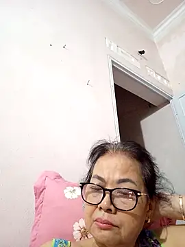 Hotestlove online show from April 7, 1:24 pm