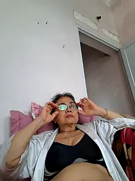 Hotestlove online show from April 1, 1:41 am