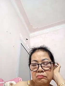 Hotestlove online show from April 9, 8:48 pm