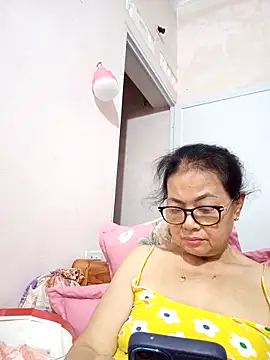 Hotestlove online show from April 13, 1:59 pm