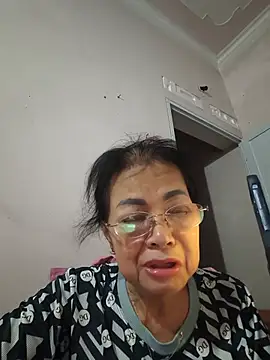 Snapshot of Hotestlove chatting on June 2, 1:44 pm Hotestlove online show from June 2, 1:44 pm