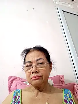 Snapshot of Hotestlove chatting on April 22, 10:11 am Hotestlove online show from April 22, 10:11 am