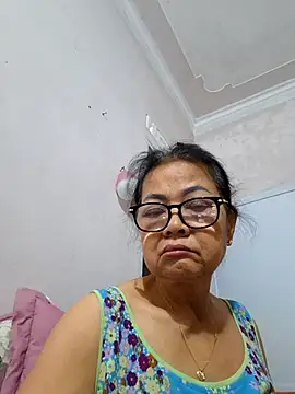 Snapshot of Hotestlove chatting on May 6, 10:36 pm Hotestlove online show from May 6, 10:36 pm