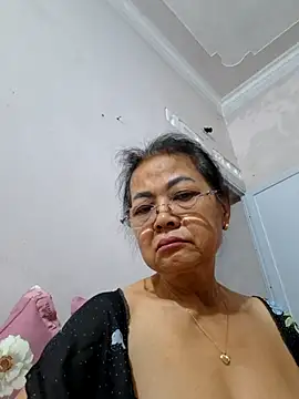 Snapshot of Hotestlove chatting on May 13, 10:39 pm Hotestlove online show from May 13, 10:39 pm