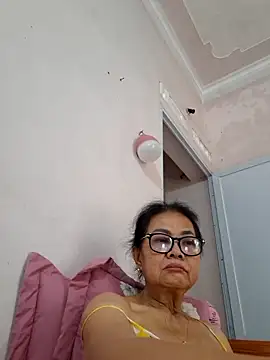 Snapshot of Hotestlove chatting on June 1, 11:59 pm Hotestlove online show from June 1, 11:59 pm