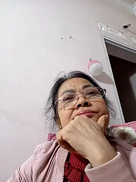 Hotestlove online show from February 5, 1:51 pm