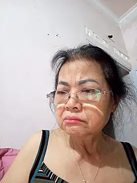 Snapshot of Hotestlove chatting on May 8, 9:51 pm Hotestlove online show from May 8, 9:51 pm