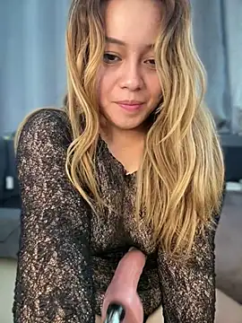 MerlyG online show from February 8, 7:44 pm