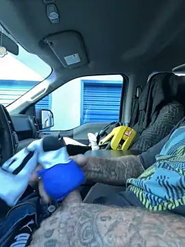 Snapshot of Crackkers chatting on October 18, 2:52 pm Crackkers online show from October 18, 2:52 pm