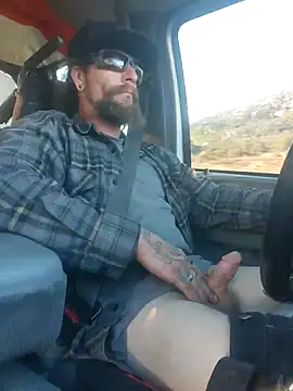 Snapshot of Crackkers chatting on December 2, 4:15 pm Crackkers online show from December 2, 4:15 pm