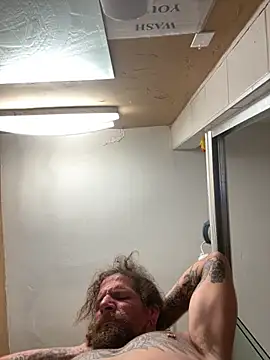 Snapshot of Crackkers chatting on November 12, 6:06 am Crackkers online show from November 12, 6:06 am