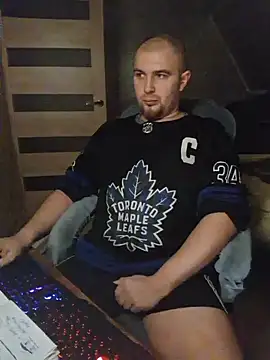 Foxyshaved online show from November 28, 3:50 am