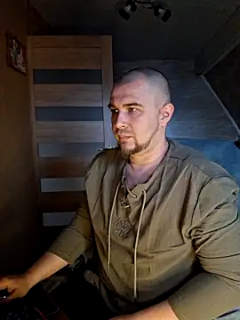 Foxyshaved online show from April 4, 5:14 am