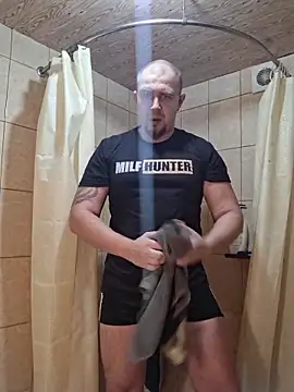 Foxyshaved online show from November 29, 4:01 am