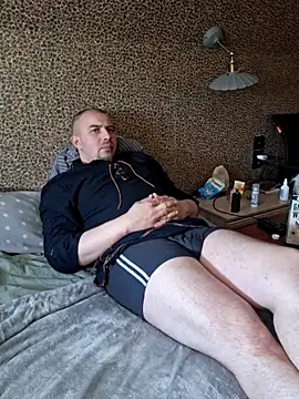 Foxyshaved online show from April 12, 1:25 pm