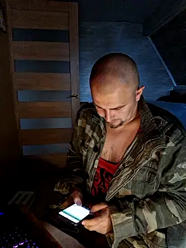 Snapshot of Foxyshaved chatting on May 16, 5:17 am Foxyshaved online show from May 16, 5:17 am