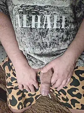 Foxyshaved online show from November 26, 3:50 am