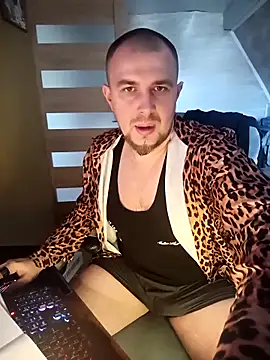 Foxyshaved online show from April 8, 5:20 am