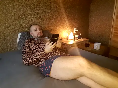 Snapshot of Foxyshaved chatting on February 23, 5:34 am Foxyshaved online show from February 23, 5:34 am
