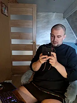 Foxyshaved online show from April 19, 6:25 am