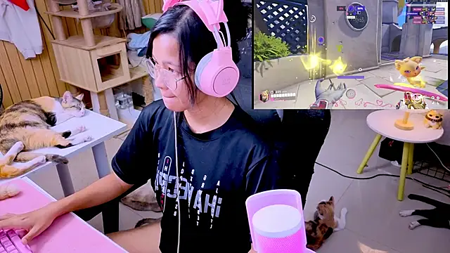 Kana G online show from April 10, 5:31 pm