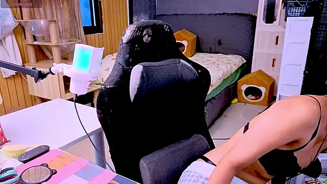 Kana G online show from March 27, 7:39 am