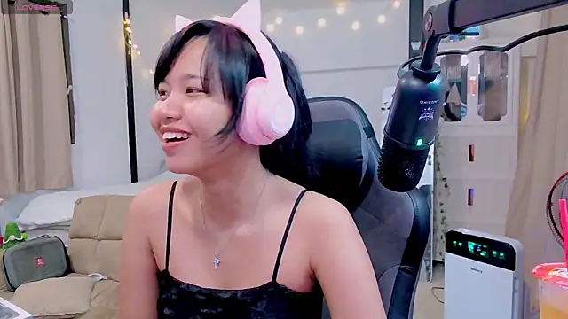 Snapshot of Kana_G chatting on February 20, 2:02 pm Kana G online show from February 20, 2:02 pm