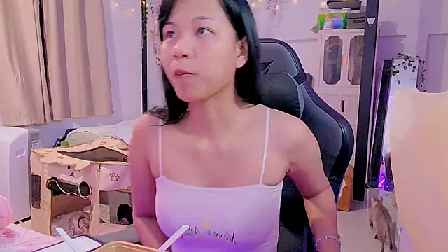 Snapshot of Kana_G chatting on March 11, 3:56 pm Kana G online show from March 11, 3:56 pm