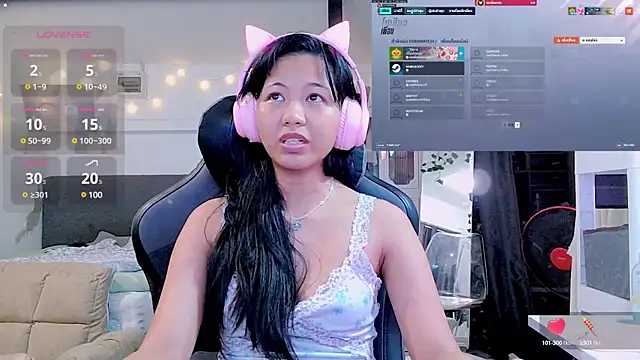 Snapshot of Kana_G chatting on February 18, 10:27 am Kana G online show from February 18, 10:27 am