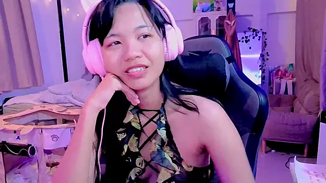 Snapshot of Kana_G chatting on March 6, 12:09 pm Kana G online show from March 6, 12:09 pm