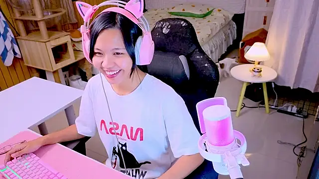 Kana G online show from April 4, 2:23 pm