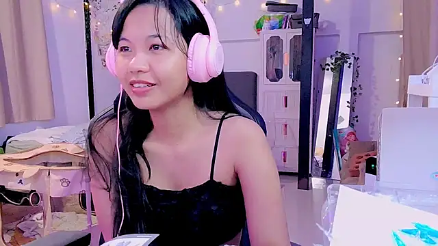 Snapshot of Kana_G chatting on March 17, 1:29 pm Kana G online show from March 17, 1:29 pm
