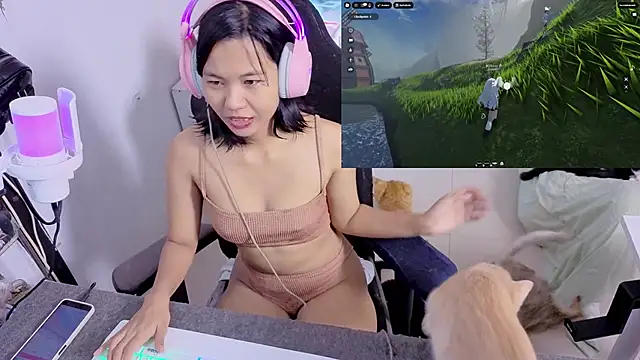 Snapshot of Kana_G chatting on November 11, 8:42 am Kana G online show from November 11, 8:42 am