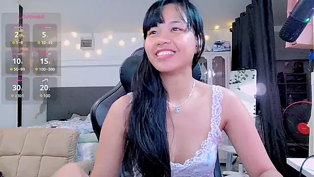 Snapshot of Kana_G chatting on February 18, 7:21 am Kana G online show from February 18, 7:21 am